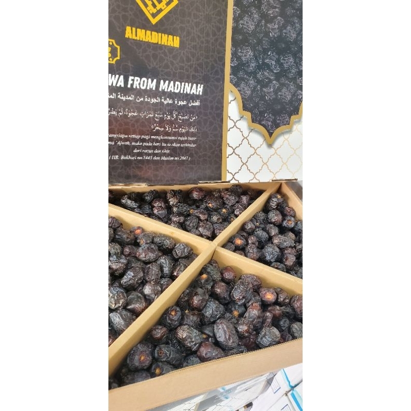 

kurma ajwa from madinah original 1kg