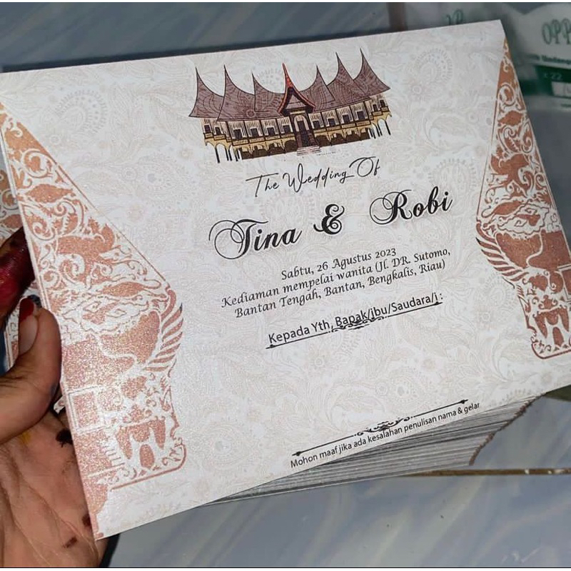 Undangan hardcover tema Minang-jawa
