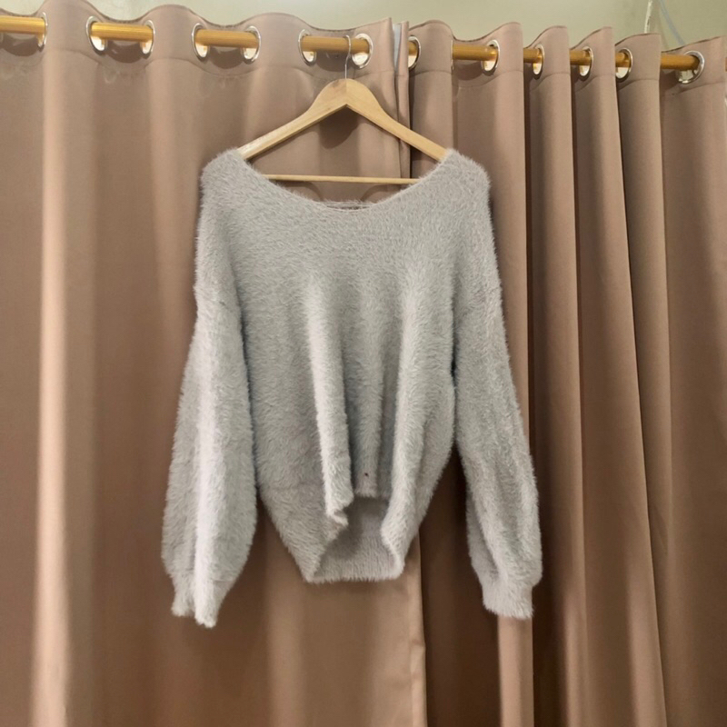 Light Grey Fuzzy Sweater Bulu Lengan Balon