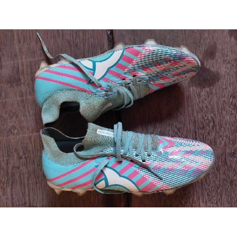 sepatu bola ortuseight