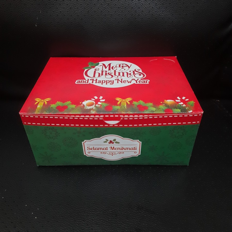 

dus snack kue 12x16x7cm motif NATAL isi 10lembar