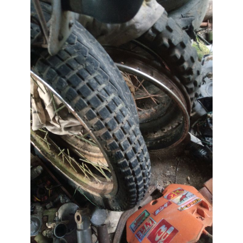 ban semi trail ring 18 bekas layak pakai