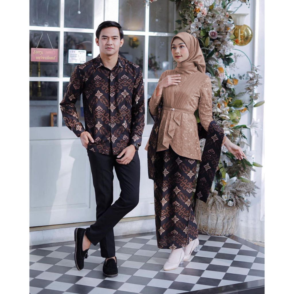 Kebaya Couple Modern Kebaya Tunangan Lamaran Wisuda Terbaru 2021 Kebaya Wisuda, Kebaya Kondangan, Co