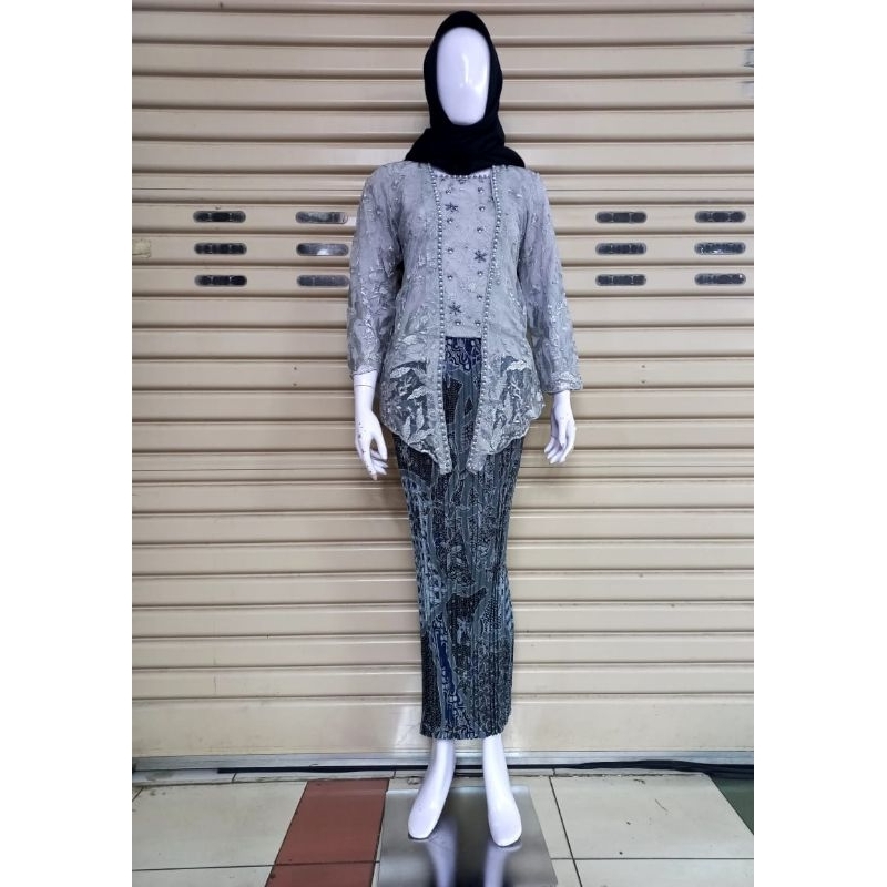 Kebaya Tunik Kutu Baru / Kebaya Kondangan / Kebaya Modern / Kebaya Tunik / Tunik Brokat / Kebaya Pesta / Tunik / Tunik Kebaya / Kebaya Wisuda / Tunik Busui / Tunik Brokat / Kebaya Tile / Tunik Kutu Baru / Tunik Payet / Kebaya Mutiara