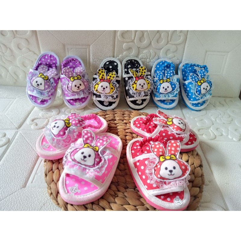 [0-2 tahun] SANDAL PREWALKER KOKOP SELOP ANAK PEREMPUAN MOTIF POLKADOT BONEKA KELINCI / SANDAL PREWALKER BABY GIRL KARAKTER BONEKA KELINCI RABBIT / SEPATU SANDAL BAYI KOKOP POLKADOT