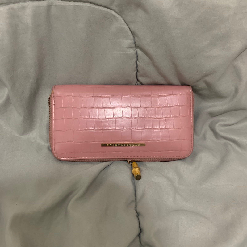 Preloved Dompet Stradivarius Pink