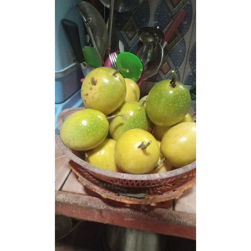 

buah segar - buah markisa. | buah segar