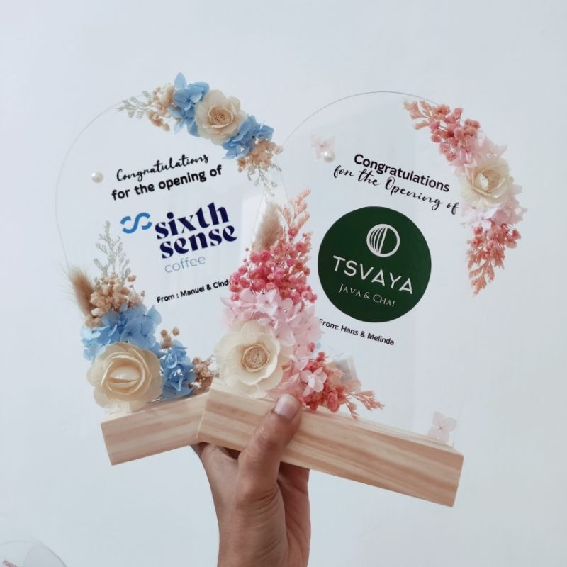 cetak uv akrilik untuk kado wisuda, plakat wisuda, kenang kenangan, kado lucu, kado bagus, kado unik