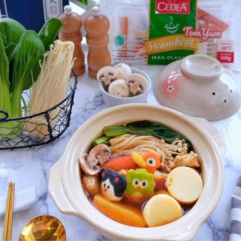 

cedea steamboat dashi dan tomyum 300 gr frozen / frosen suki tom yum /shabu