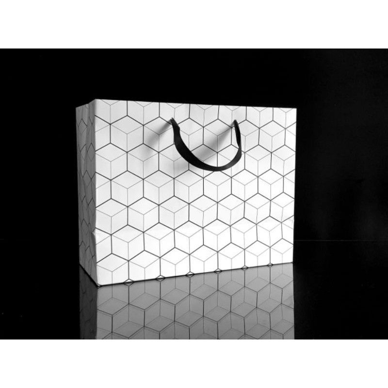 

PAPER BAG Tebal, Premium, ukuran 32,5x25x14, Tas kado, Tas branding Perusahaan/universitas/sekolah