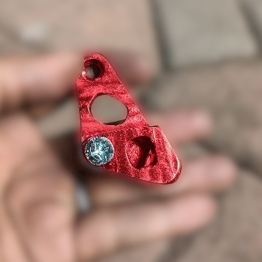 BREKET SELANG CAKRAM MERAH SHOK DEPAN DUDUKAN SELANG Rem CAKRAM Skok Depan CNC WARNA MARUN