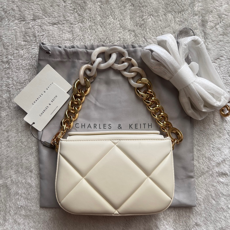 Tas Charles and Keith Mini Danika Chunky Chain Padded Bag in Cream New Original bukan Preloved