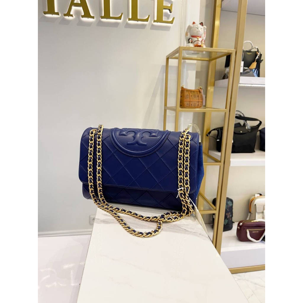 Tory Burch Soft Fleming Medium Convertible Shoulder Bag Navy Day // Size 27 x 18 cm