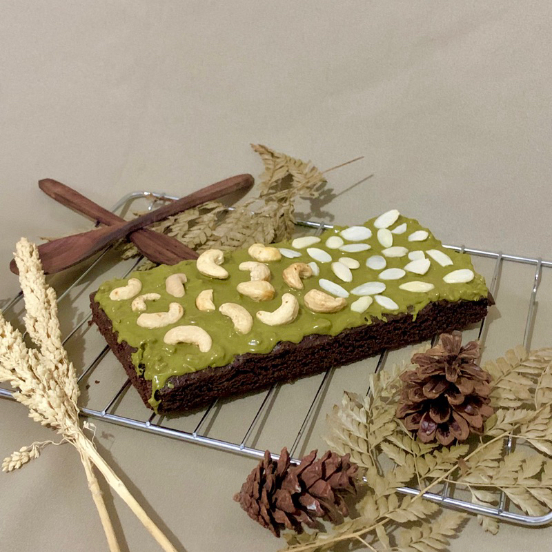 

Kranciebake - Magic (Brownies dengan Matcha Chrunchy dan Kacang)