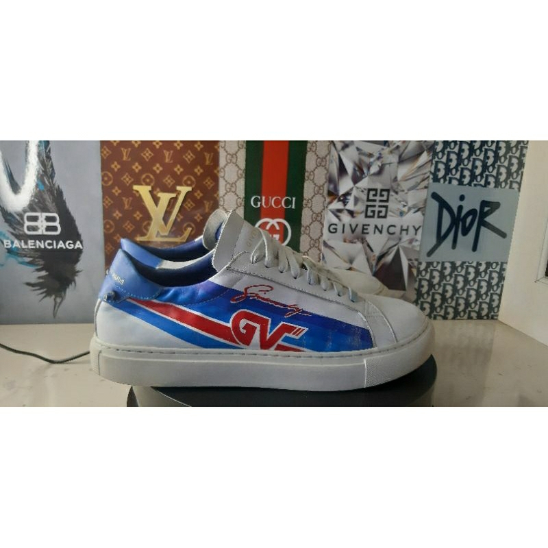 GIVENCHY PARIS PRELOVED