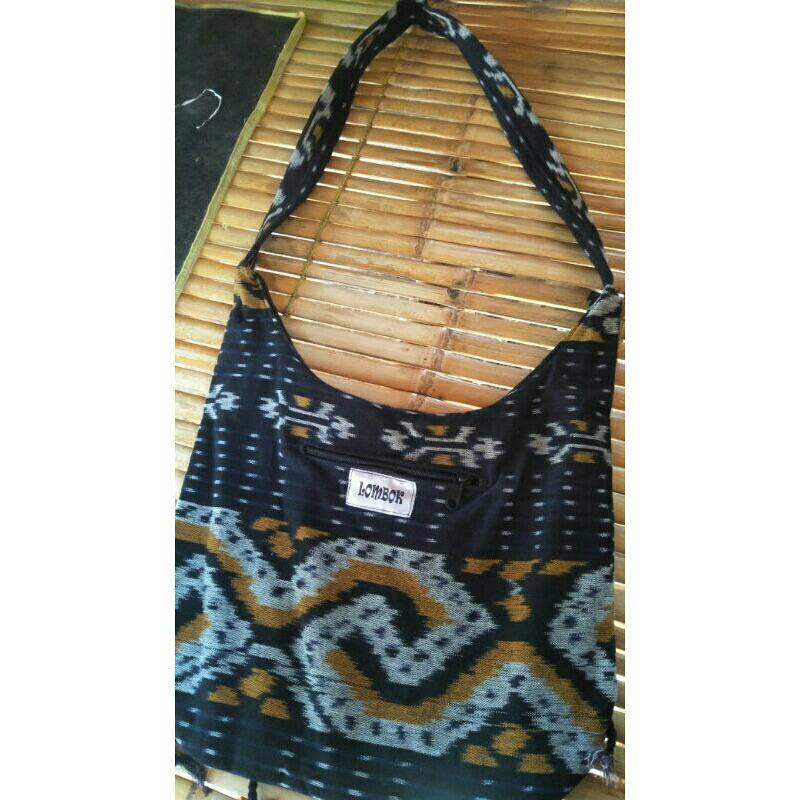 Tas Selempang Tenun