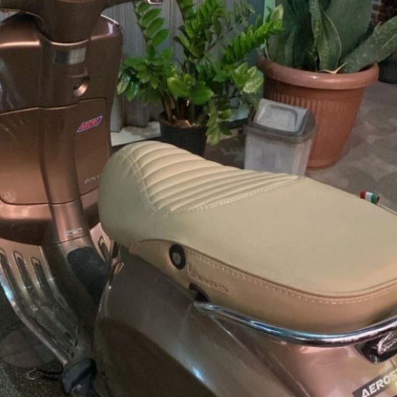 Sarung Kulit Jok Motor Vespa LX S Sprint Iget Model Caferacer Anti Rembes Terbaru
