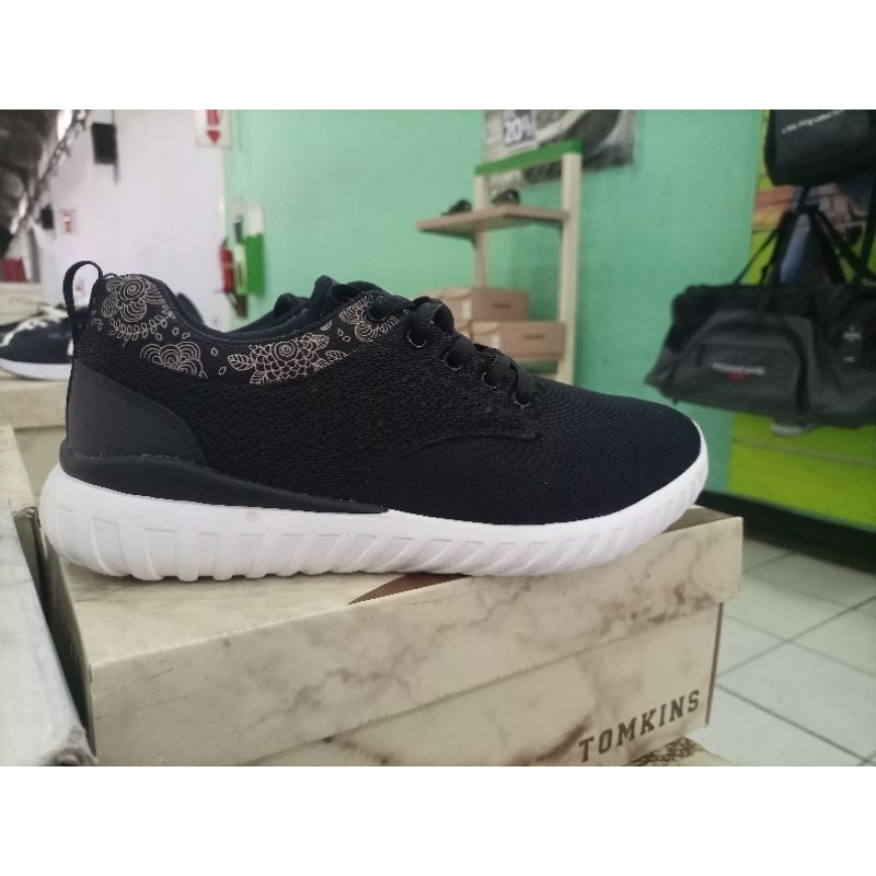 Sepatu Tomkins Beatriz blk/LT Brown