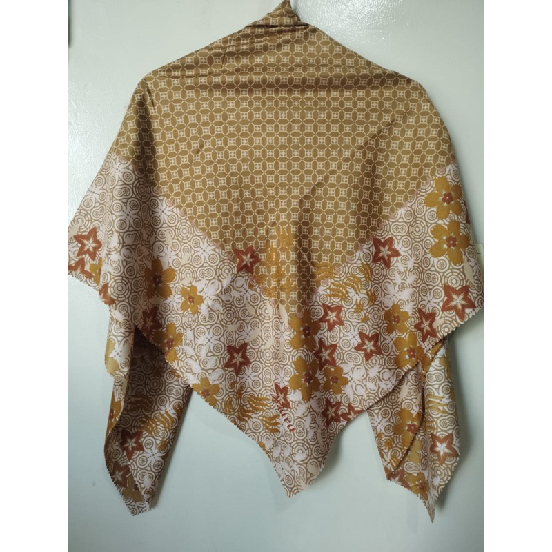 Hijab Segiempat Motif Azara Laser Cut
