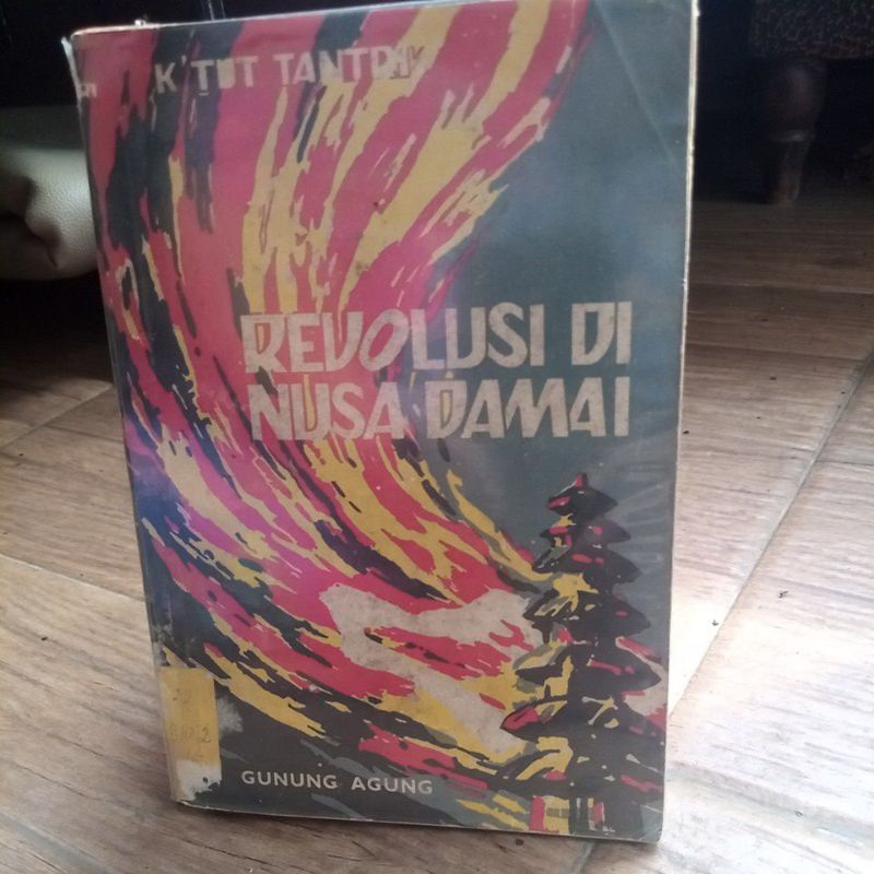 REVOLUSI DI NUSA DAMAI