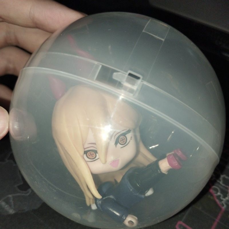 Anime figurine Power and yui yuigahama