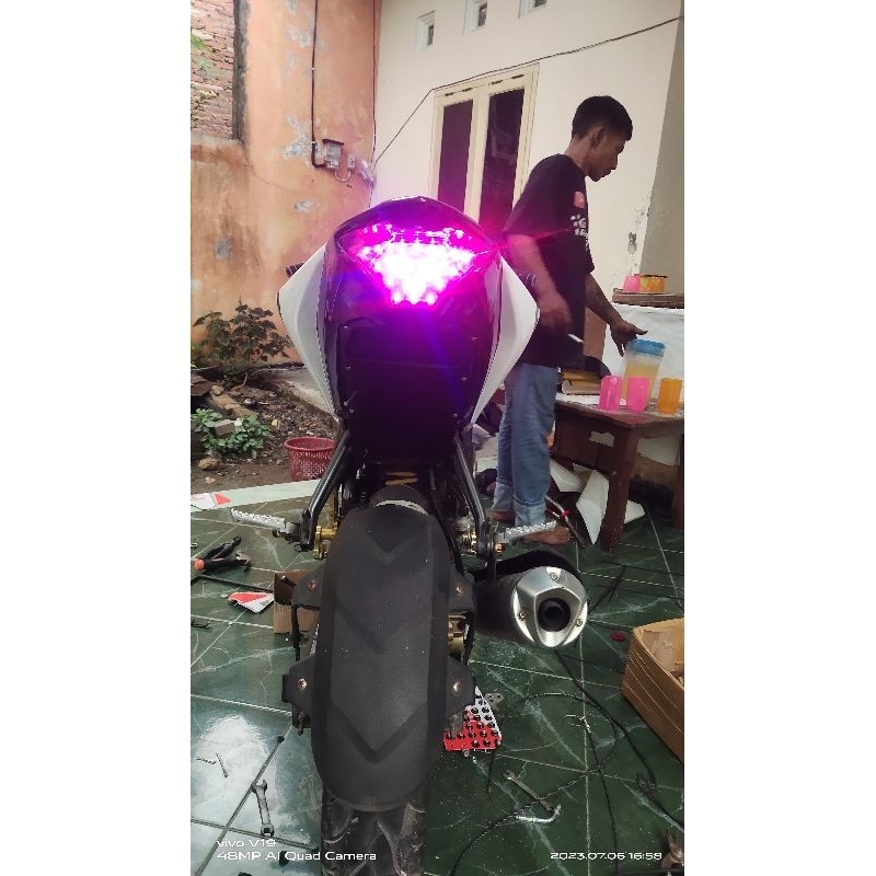 bodi R25 plus cover tangki pnp Vixion nvl