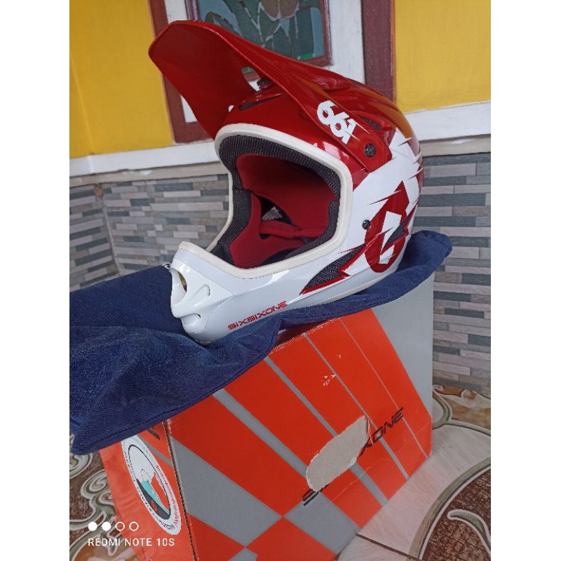 helm fullface sixsixone size M