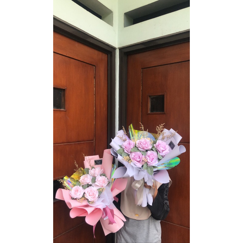 ROSES BOUQUET MEDIUM - buket bunga wisuda -kado wisuda -bouquet artificial palsu