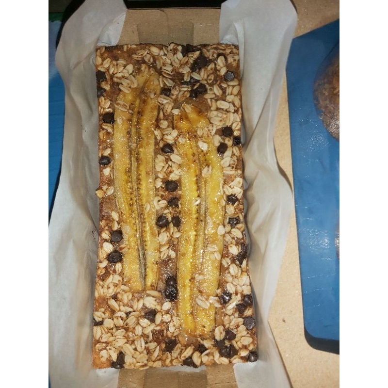 

Banana Oatmeal Cake Panggang dengan Toping Oatmeal Chocochip Fresh Bake