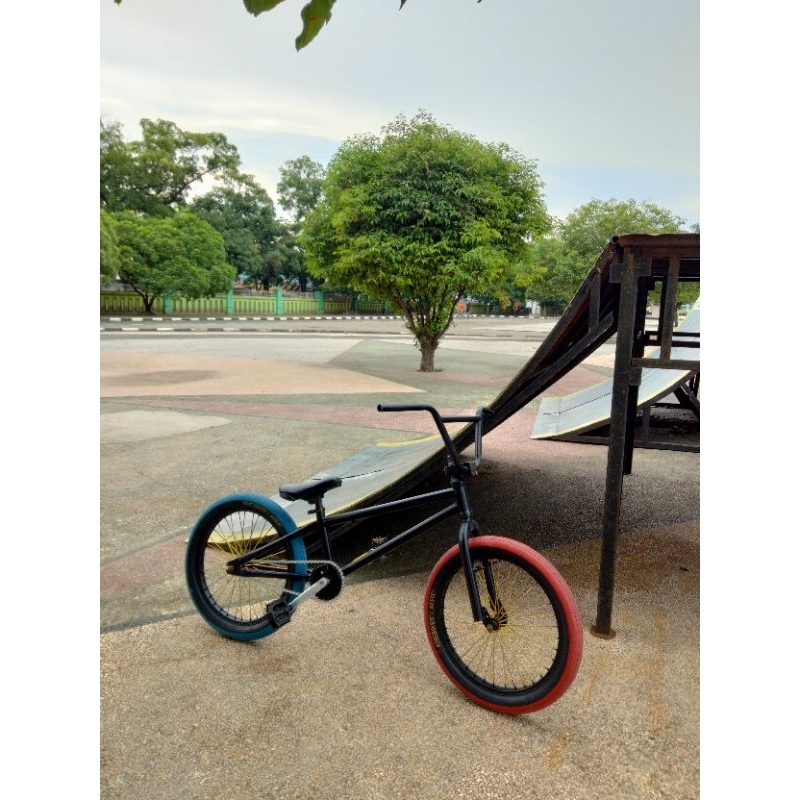 sepeda BMX street