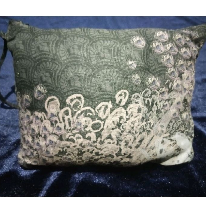 buttonscarves ederra prayer robe