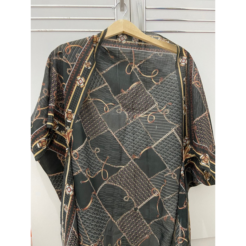 Preloved outer scarf