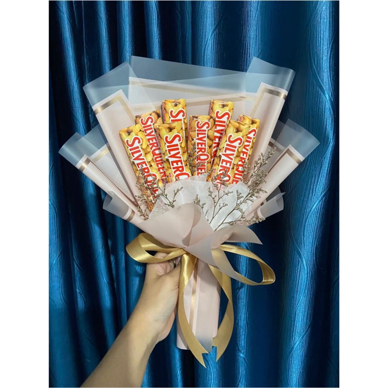 

Buket silverqueen // buket dairymilk m // buket bunga // buket murah