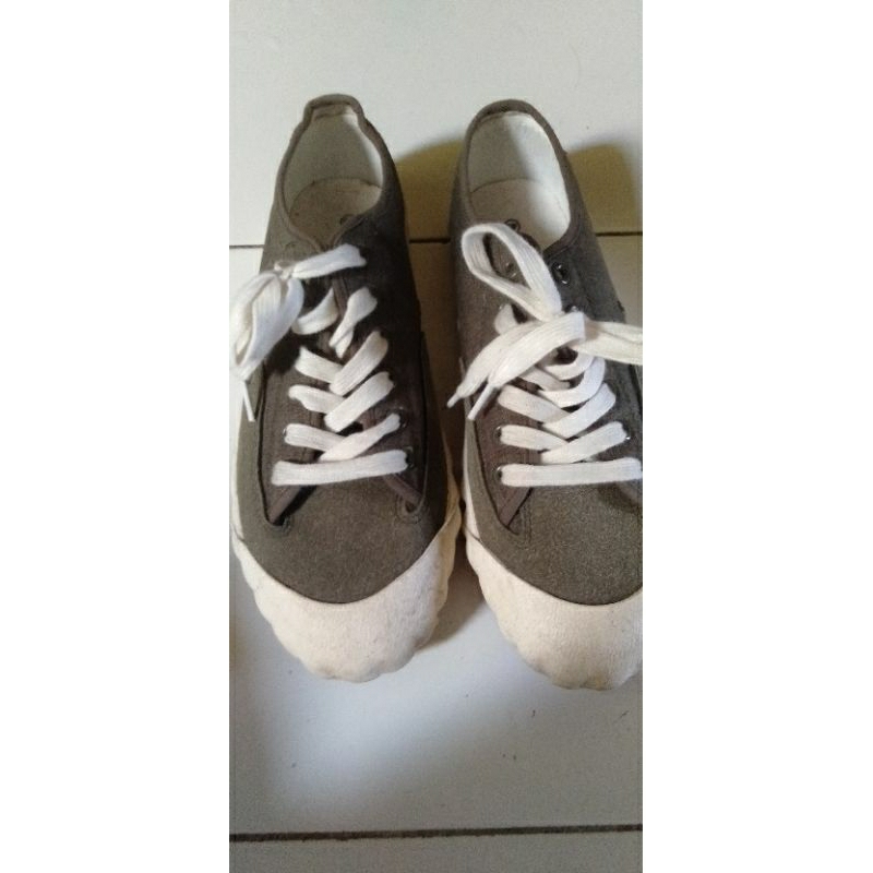 sepatu merk airwalk preloved