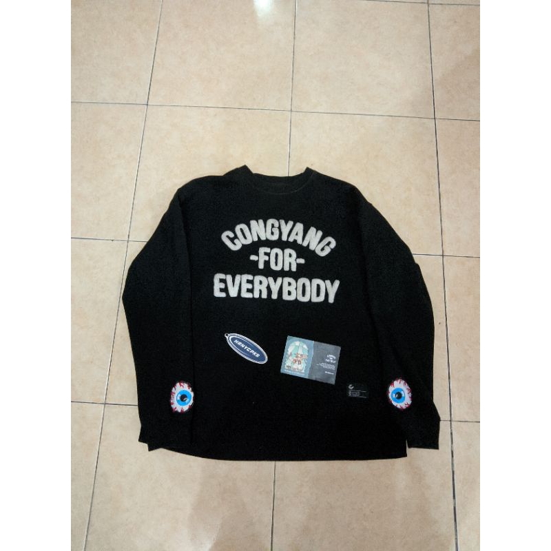 Sweater urbain.inc x hornycupcakes