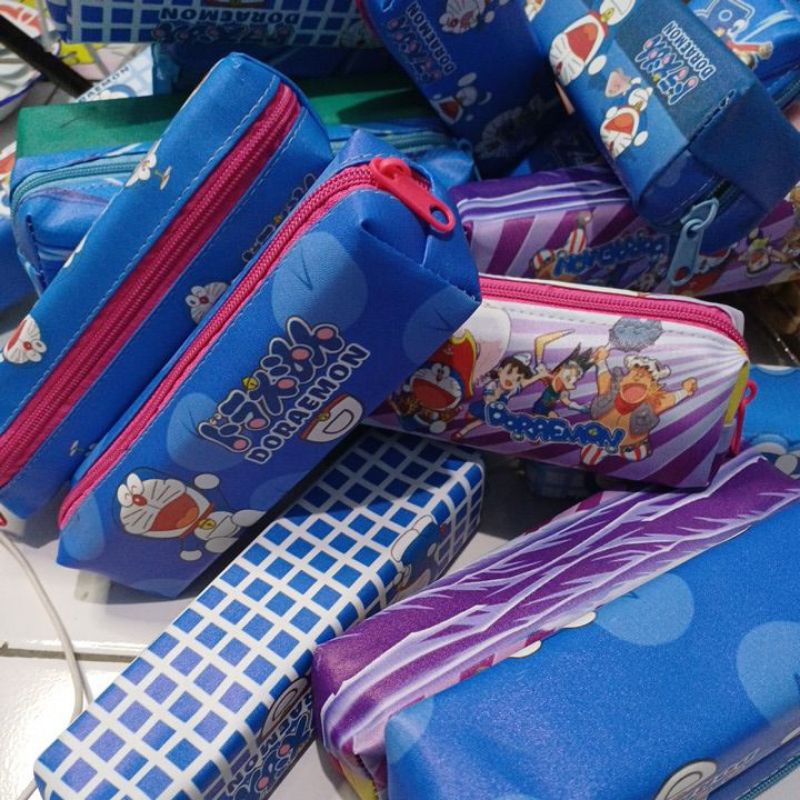 

KOTAK PENSIL KARAKTER LUCU