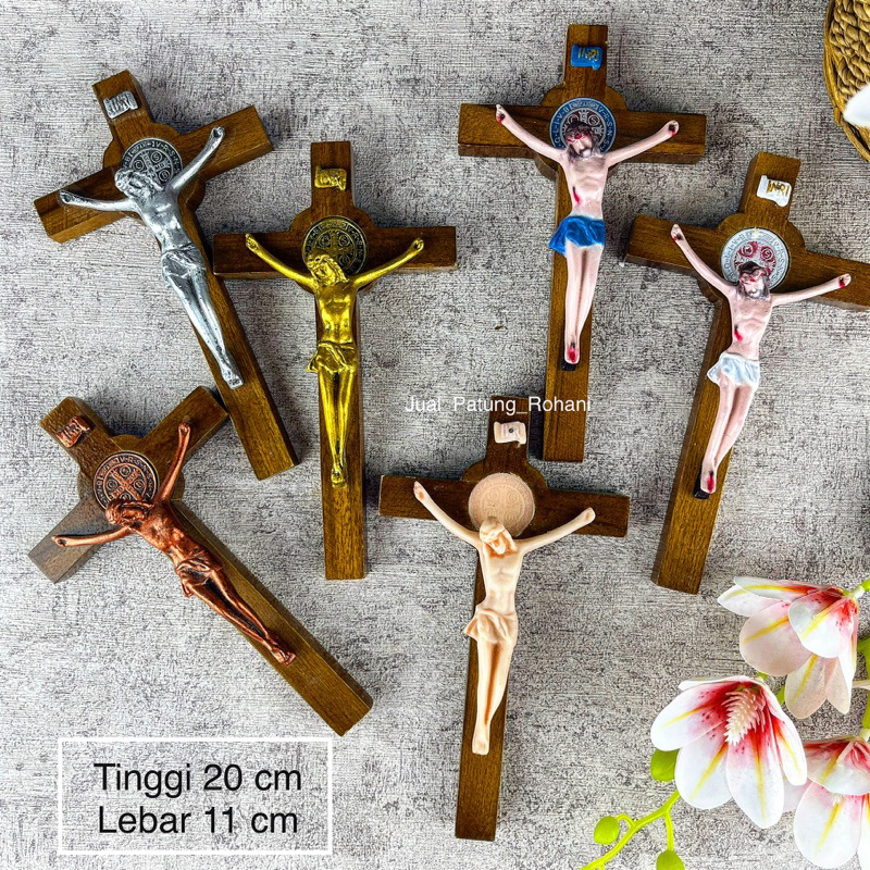 Salib Dinding Kayu benediktus Yesus 20 cm