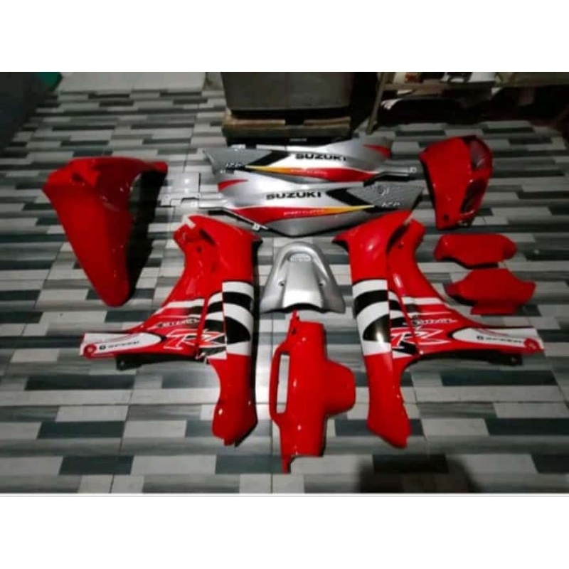 cover full bodiset halus suzuki satria r120/lumba.warna merah silver