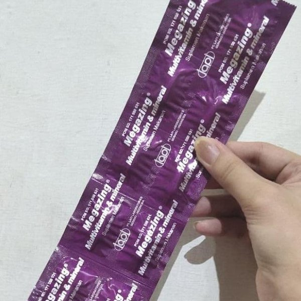 Megazing 10 Kaplet Multivitamin & Mineral