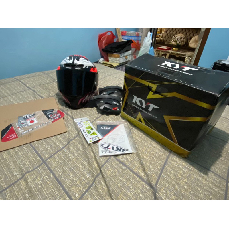 kyt carnage limited edition size M