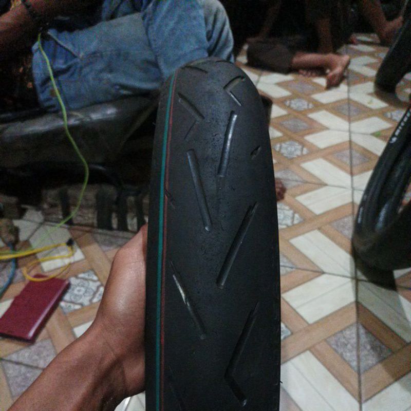 Ban Soft Compound 110/70 ring 17 Merk PIRELLI DIABLO CORSA