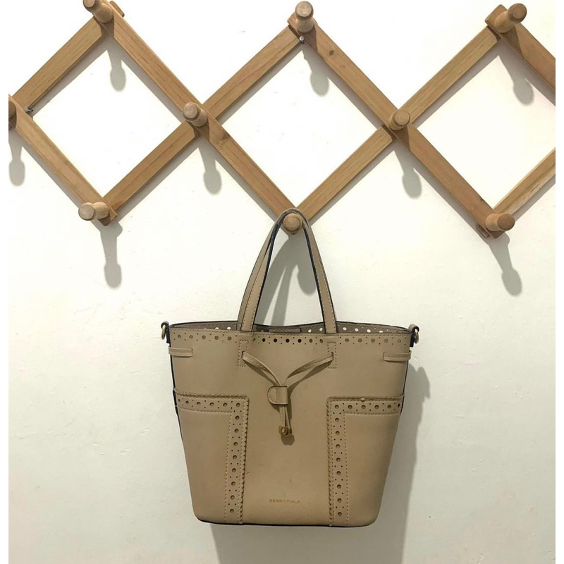 Tas Essentials by Urban & Co Preloved