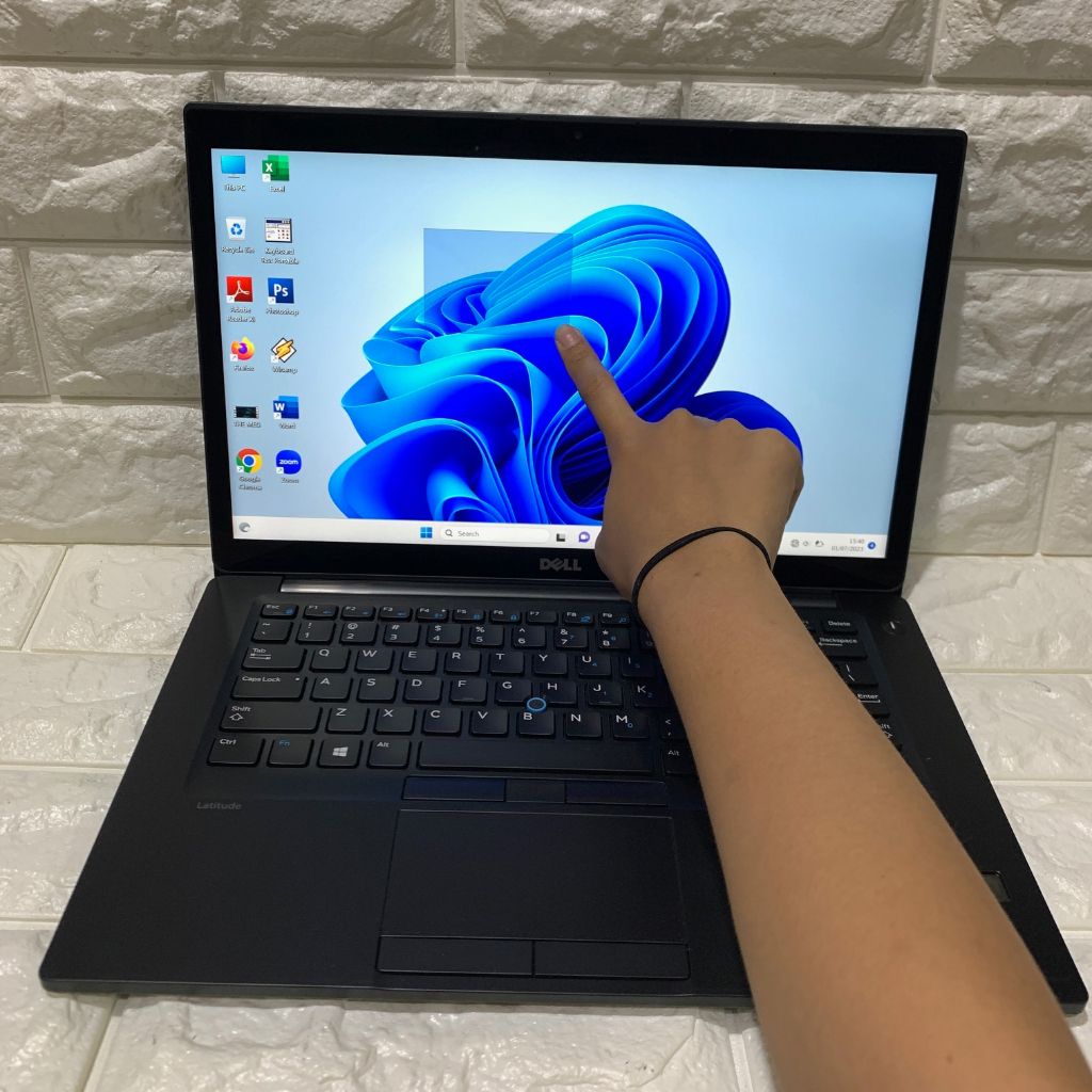 Laptop MURAH Dell 7480 i5 / i7 RAM 16GB - SSD 256GB 14Inch Touch or No Touch