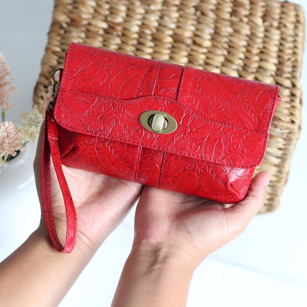 CLUTCH DAN DOMPET WANITA KULIT SAPI ASLI MODEL LOVA MOTIF BATIK DAUN / FREE GRAVIR NAMA