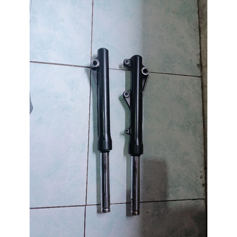 SHOCK DEPAN VARIO 150 LED NEW PNP HONDA MATIC.(SECCOND ORI COPOTAN VARIO150LEDNEW)