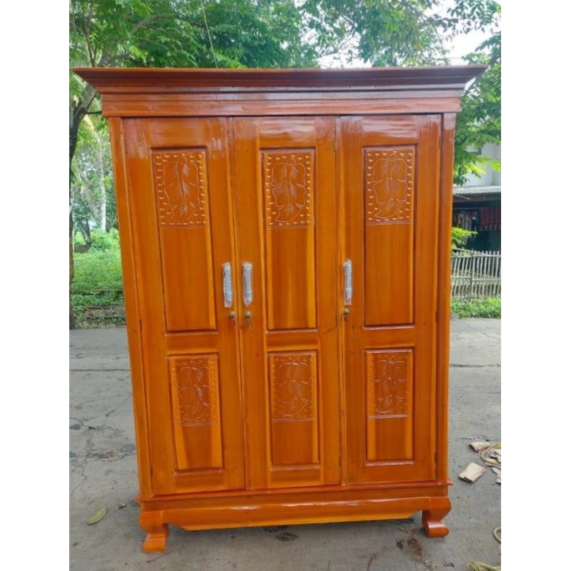 LEMARI KAYU JATI 3 PINTU