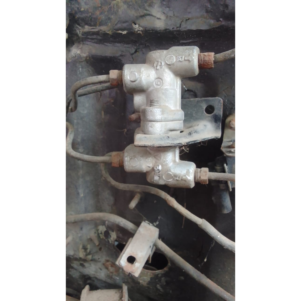 Pembagi minyak rem  Honda civic Genio