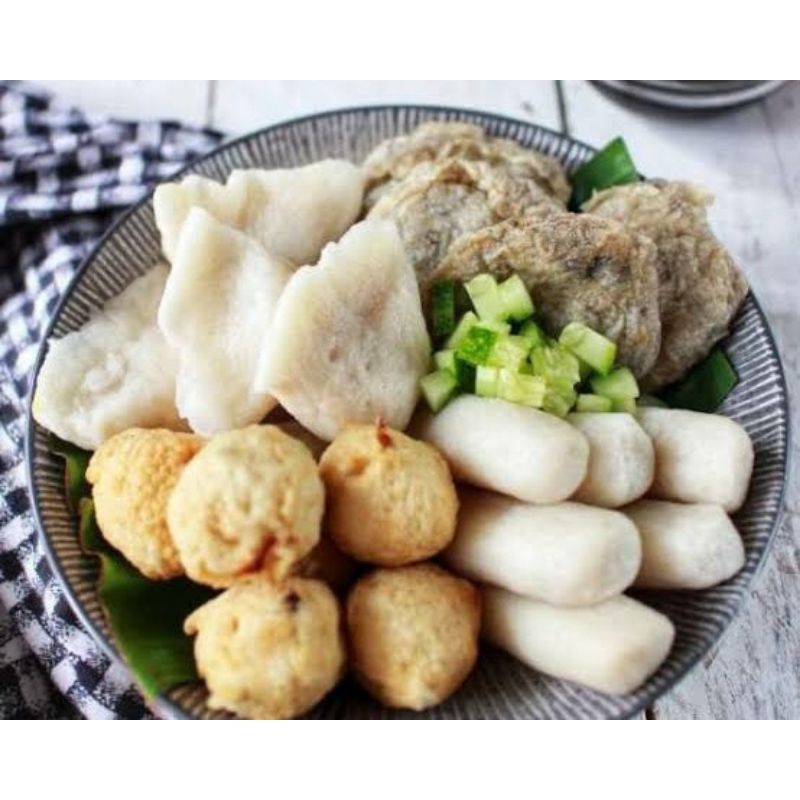 

PAKET COMBINASI 20 PEMPEK KECIL(5 TELOR KECIl, 5 LENJER, 5 KULiT DAN 5 ADAAN)+CUKO+TIMUN