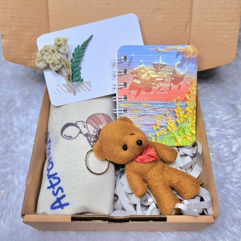 

Hampers wisuda | Kado ulang tahun | gift box