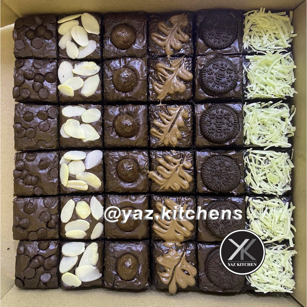 

Brownies Fudgy Premium Butter / Uk. 20 x 20 cm / Free Toping suka-suka